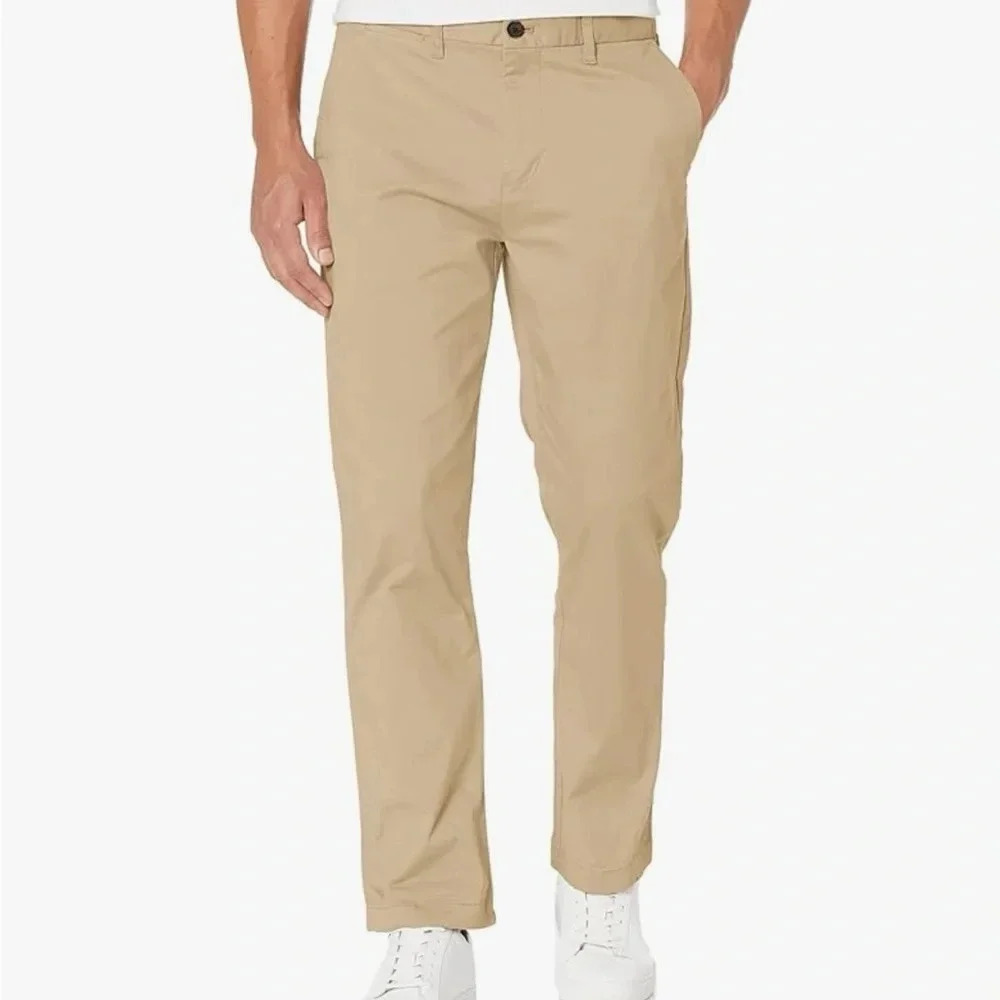 Tommy Hilfiger Chino Pants Custom Fit Khakis Straight leg Mens size 34 X 32 Tan